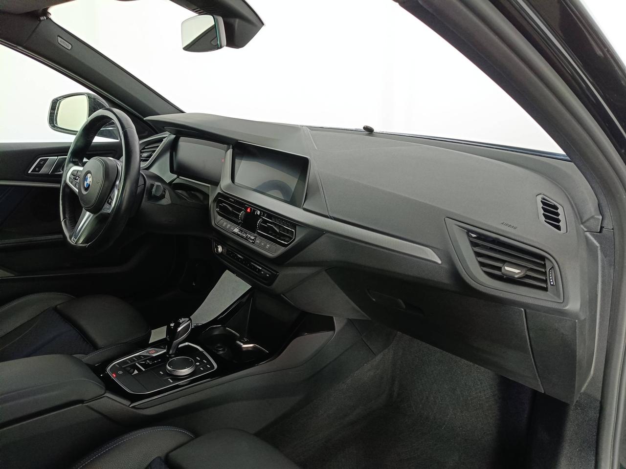 BMW Serie 1 F40 - 118d Msport auto