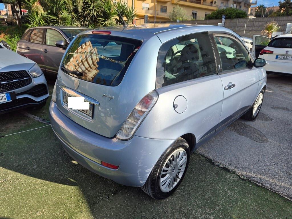 Lancia Ypsilon 1.3 Multijet 75cv Buona