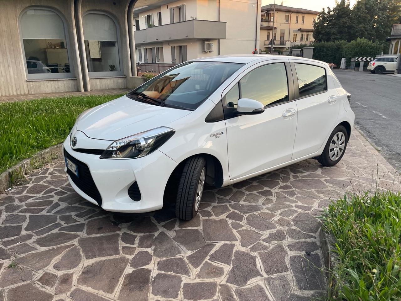 Toyota Yaris 1.5 Hybrid 5 porte Lounge
