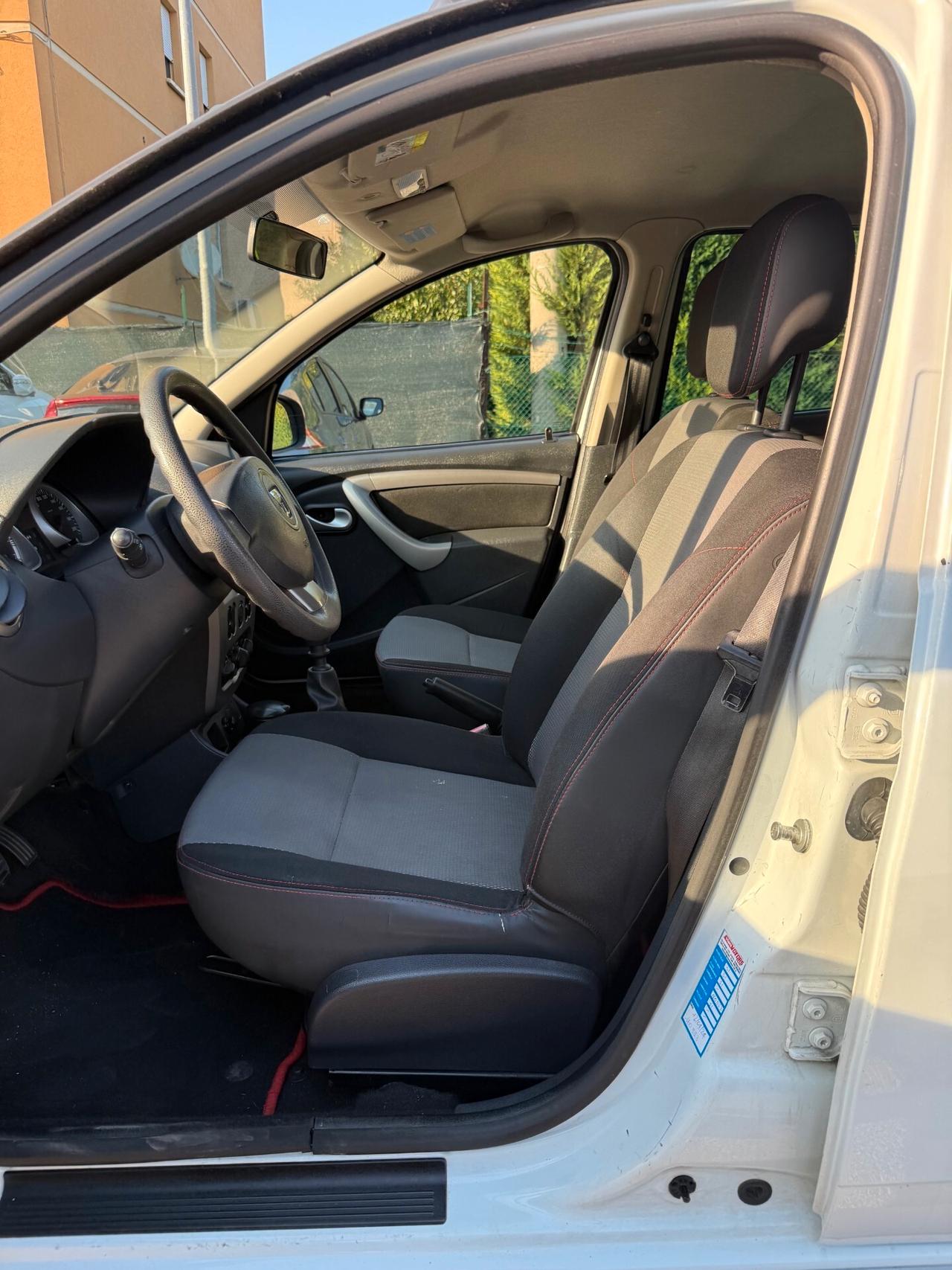 Dacia Duster 1.5 dci - NEOP. - 12 MESI DI GARANZIA -