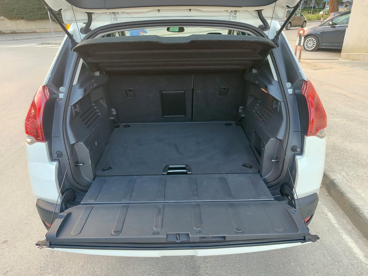 Peugeot 3008 1.6 HDi 115CV Active!!