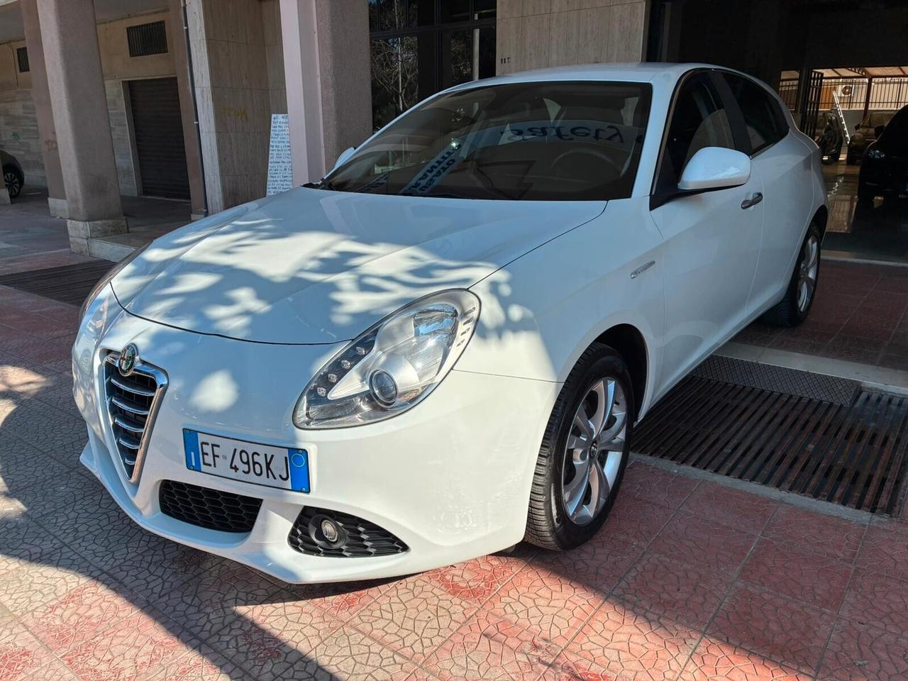 AlfaRomeoGiulietta 1.6mjet105CV tagliandata perfetta-11