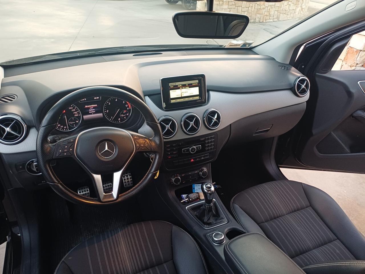 Mercedes-benz B 180 CDI BlueEFFICIENCY Premium