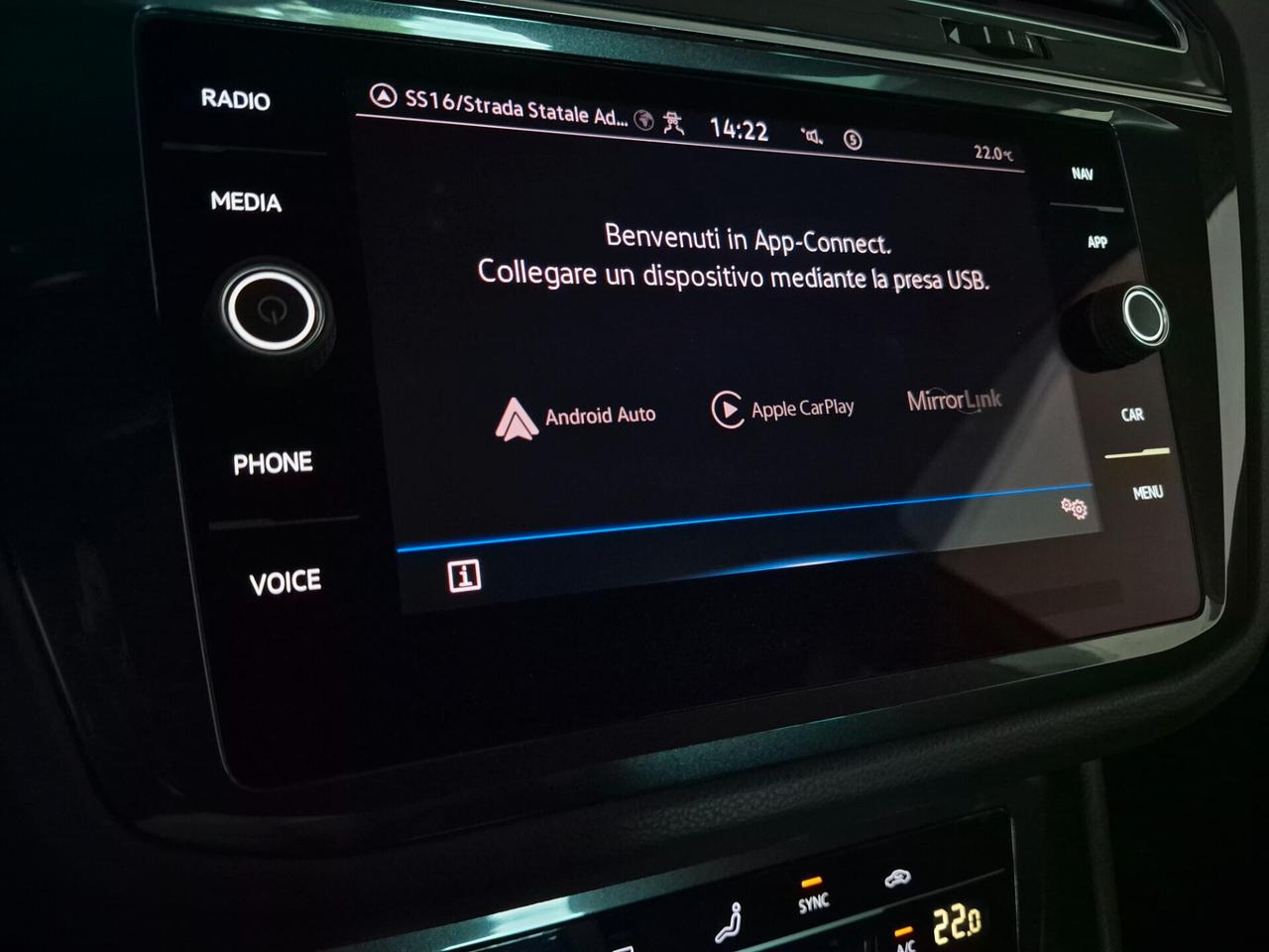 Volkswagen Tiguan 1.5 TSI R-LINE 150CV DSG LED NAVI C.19" APPLE CAR PLAY/ANDROID AUTO AMBIENT LIGHT KEYLESS ACC WIRELESS COCKPIT PRO
