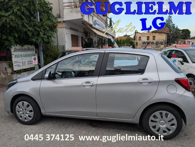 TOYOTA Yaris 1.3 5 porte Active Neopatentati