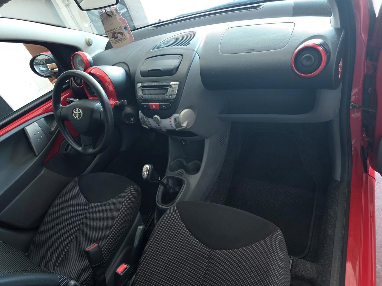 Toyota Aygo 1.0 12V VVT-I 5P DEEP OCEAN CONNECT 71.000KM