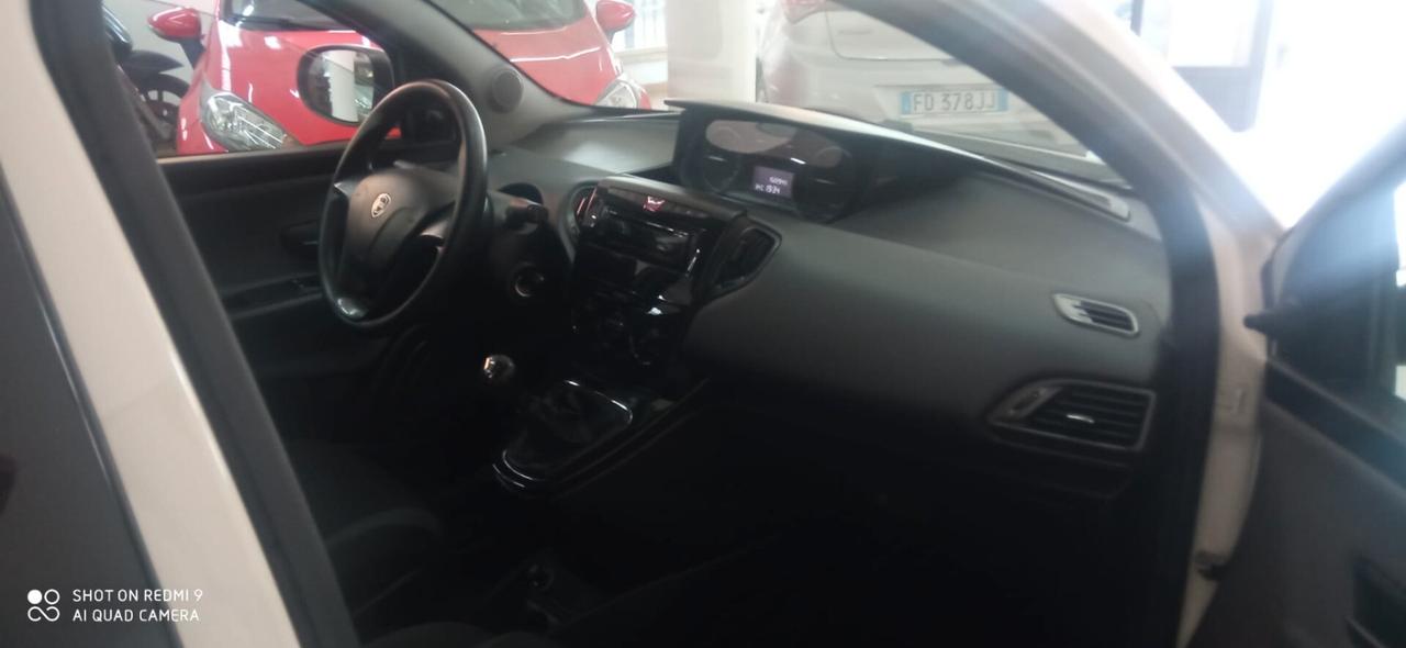 LANCIA YPSILON 1.3 DIESEL 90 CV 5 PORTE