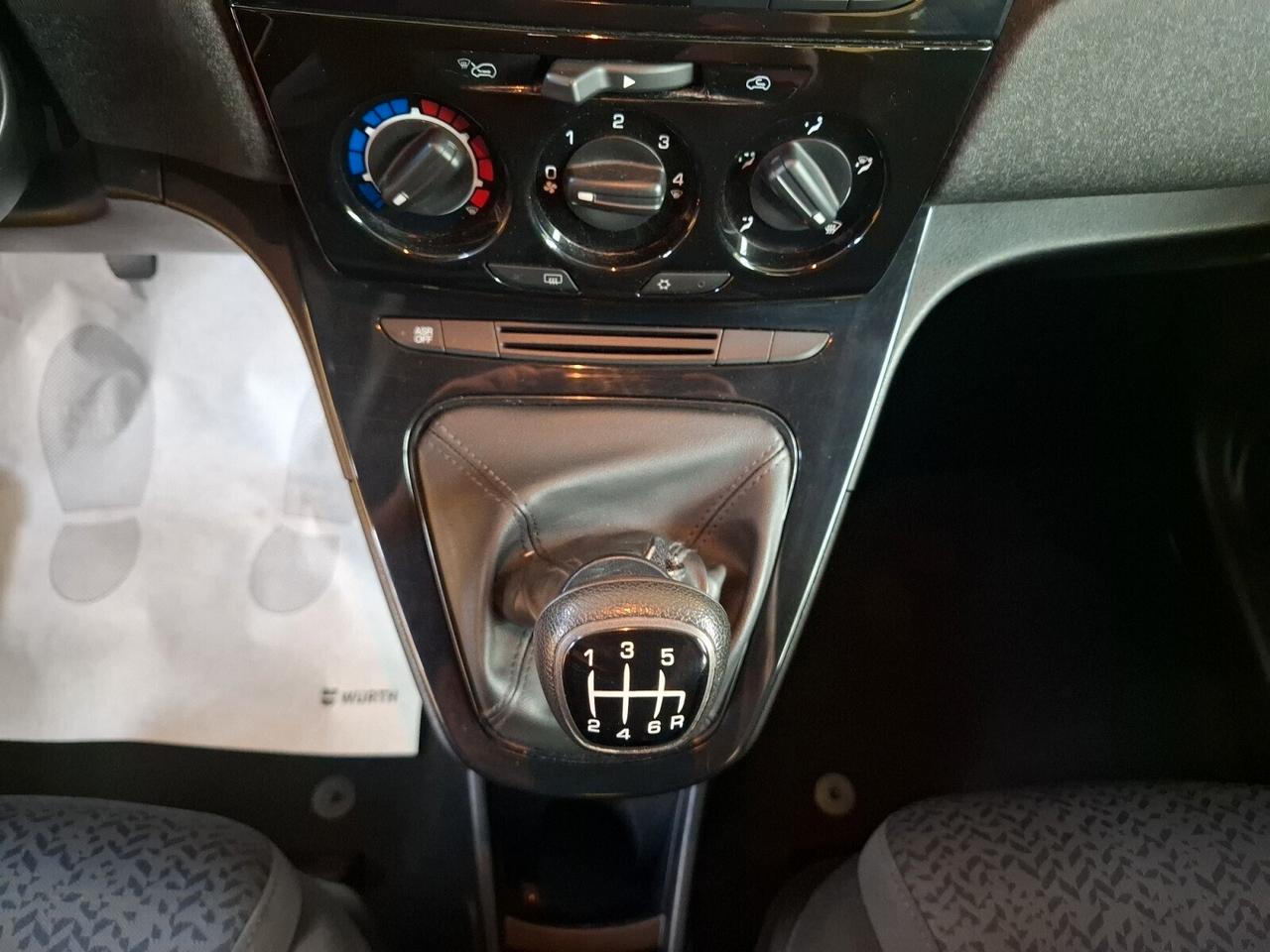 Lancia Ypsilon 1.0 FireFly 5 porte S&S Hybrid Ecochic Silver