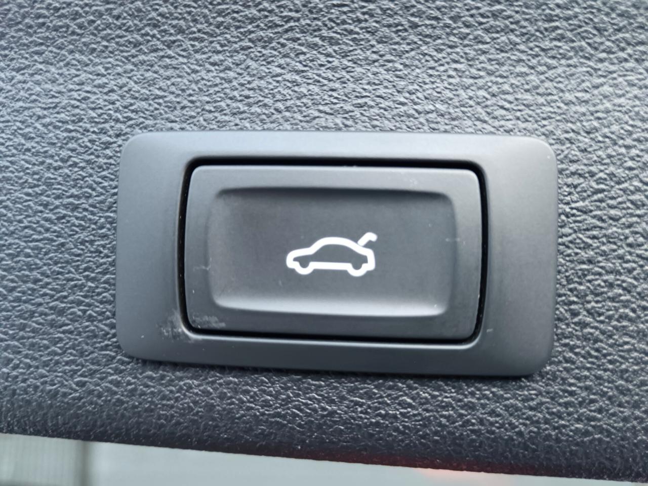 Audi A6 Avant S tronic LINE -MILDHYBRID TDI