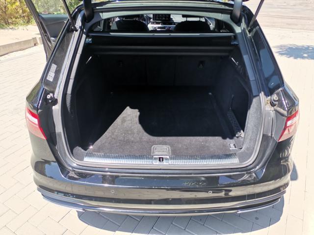 AUDI A4 Avant 40 TDI S tronic TOTAL BLACK
