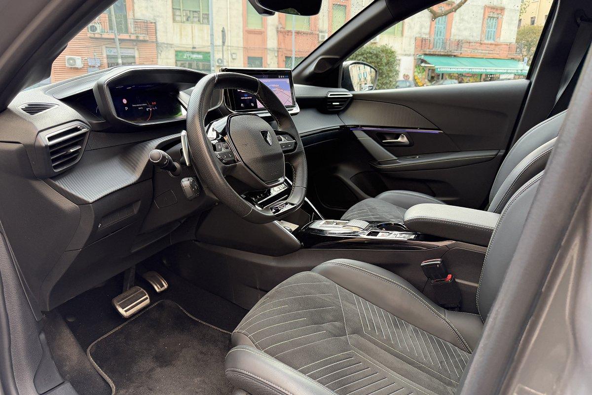 PEUGEOT 208 Hybrid 136 e-DCS6 5 porte GT