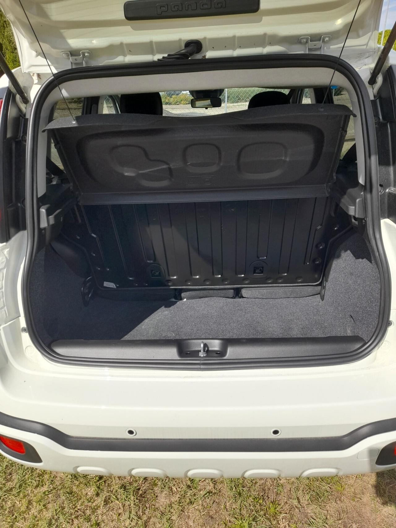 Fiat Panda Cross 1.0 Hybrid Promo