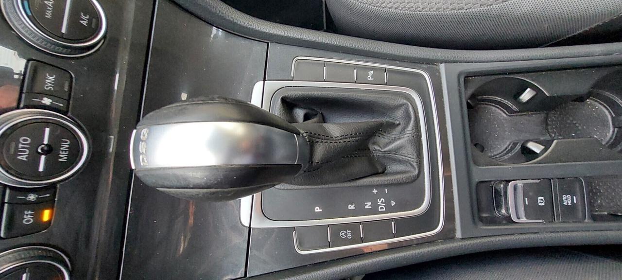 GOLF 7,5 CAMBIO AUTOMATICO DSG 1,5 METANO 130 CV NAVI TELEFONO SENSORI IMPECCABILE