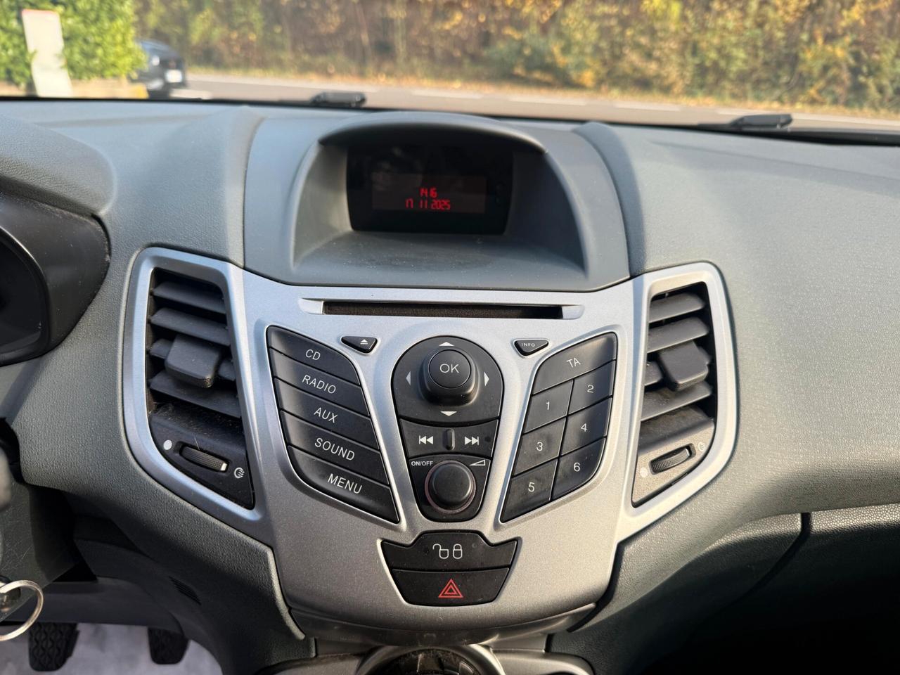 Ford Fiesta 1.4 5 porte - GPL Titanium UNICO PROPRIETARIO