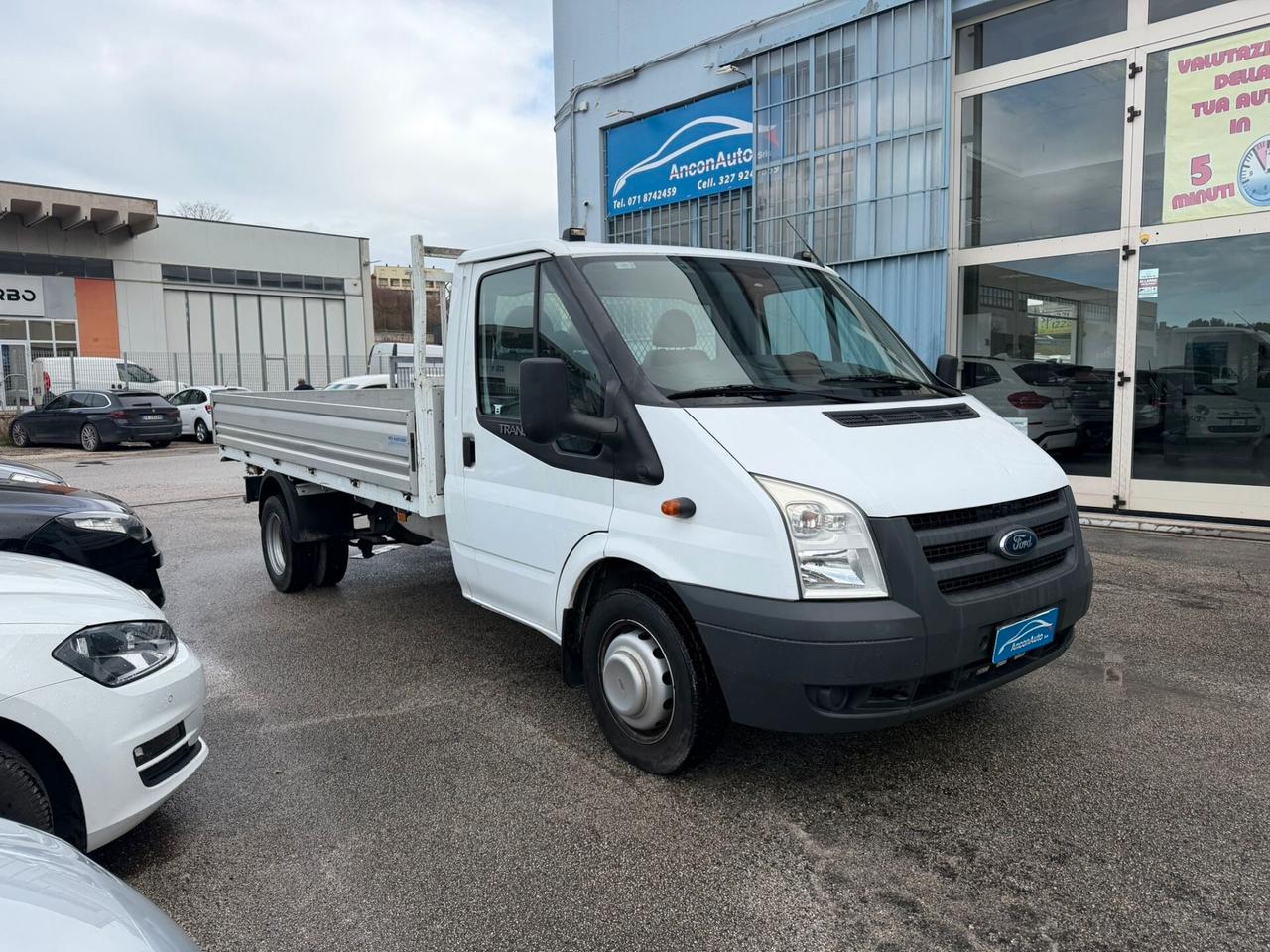 Ford Transit 2.4D CASSONATO 2011