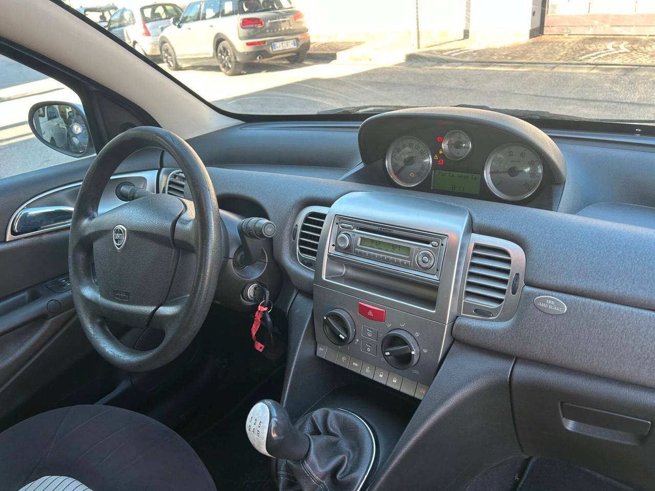 Lancia Ypsilon 1.3 MJT 75 CV Argento