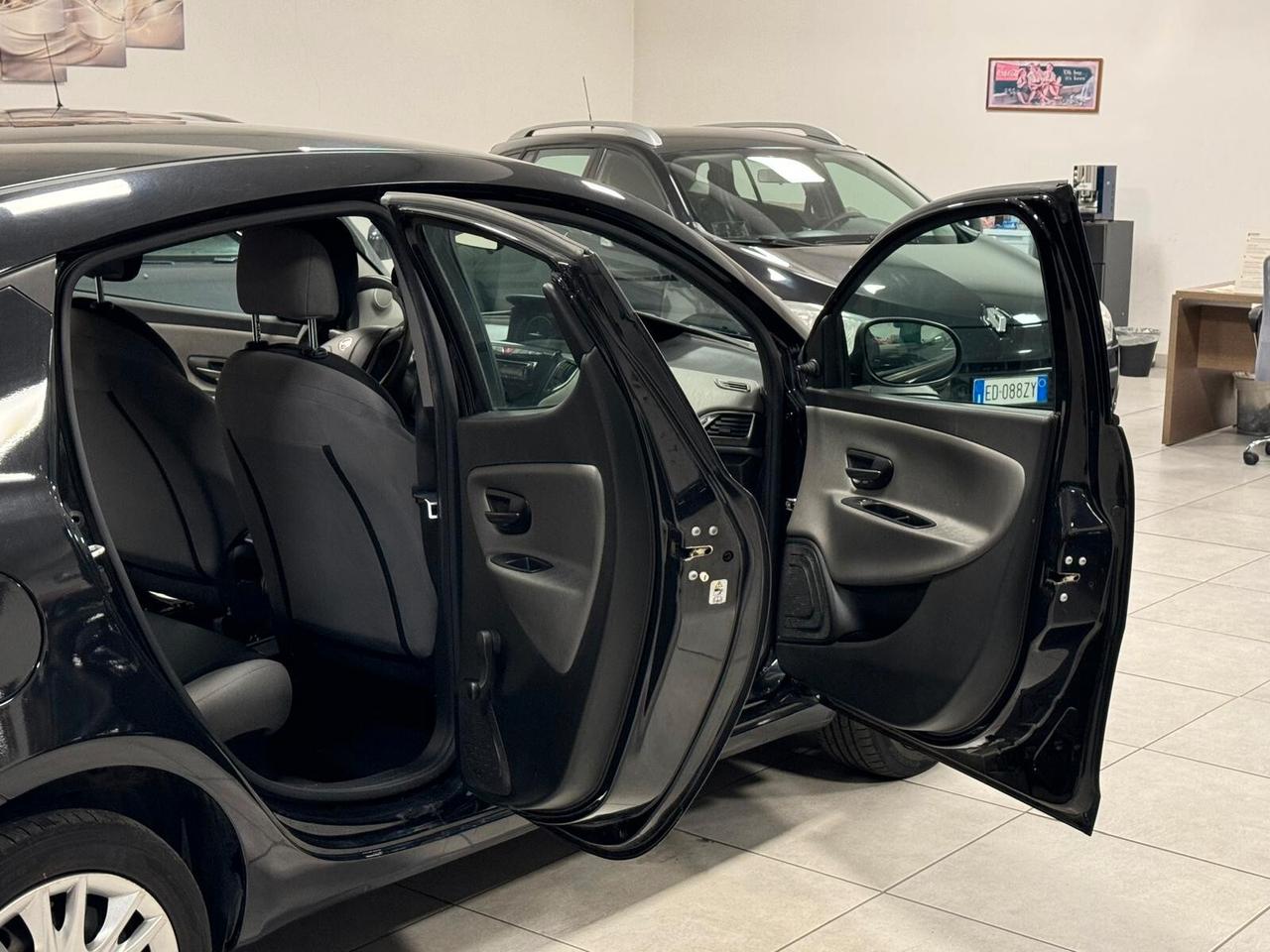 Lancia Ypsilon 1.2 BENZ NEOPATENTATI 2014