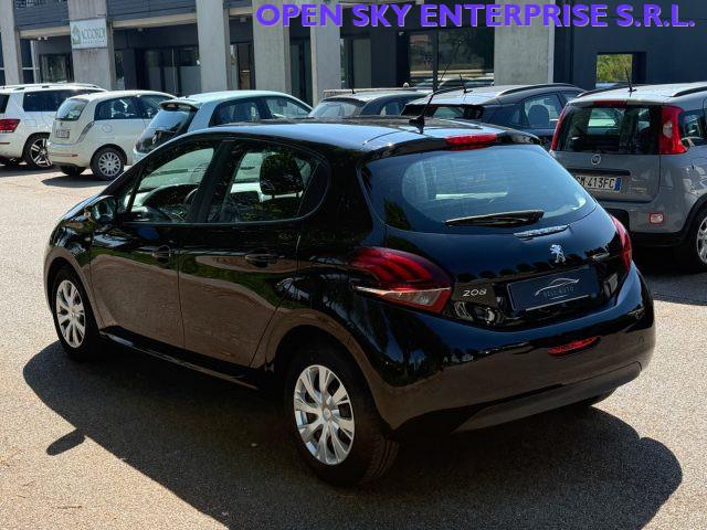 PEUGEOT 208 PureTech 82 5 porte Black Line NAVI PDC