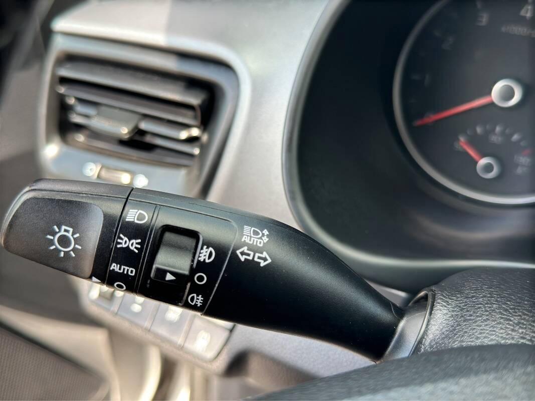 Kia Stonic 1.0 t-gdi mhev Style 100cv CON TELECAM E CARPLAY