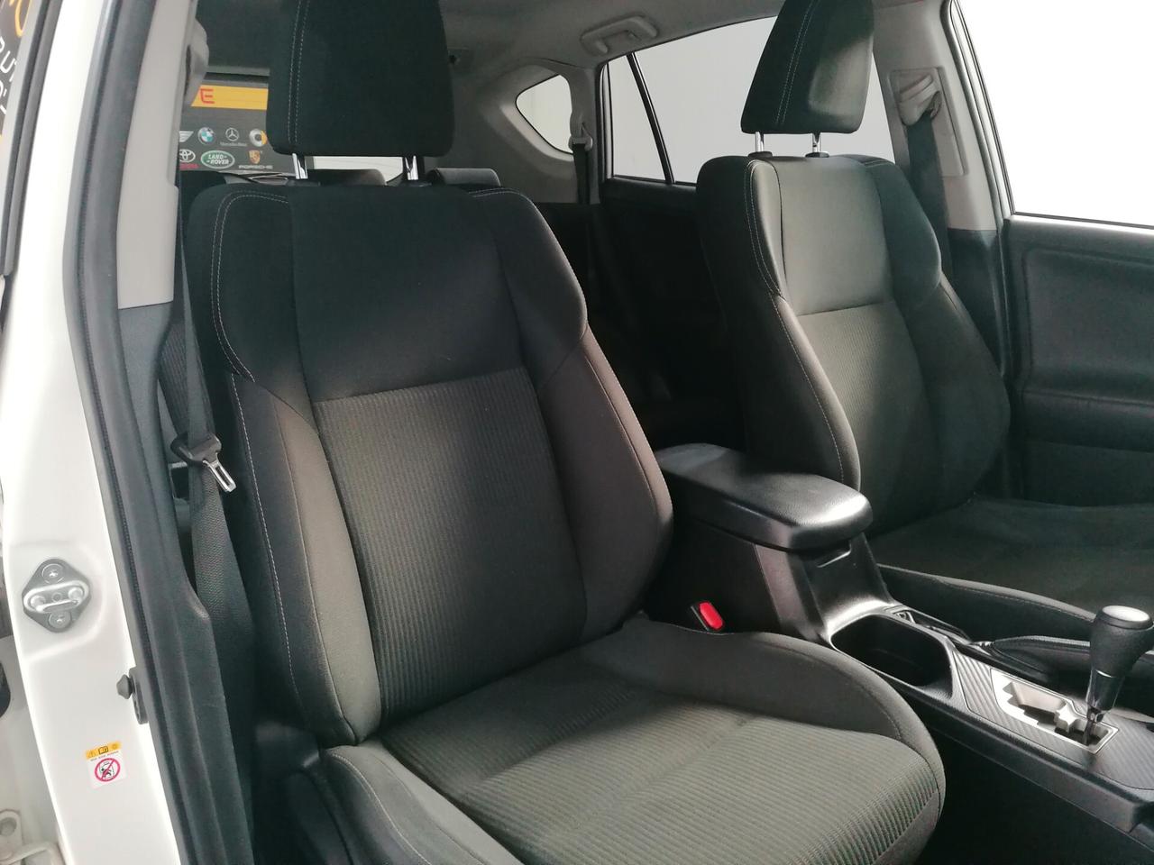 Toyota RAV 4 RAV4 2.0 D-4D 4WD Lounge White Ed.