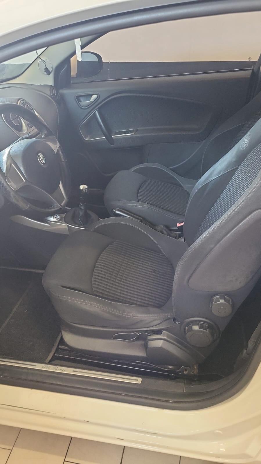 Alfa Romeo MiTo 1.4 T 135 CV M.air S&S TCT Distinctive Sport Pack