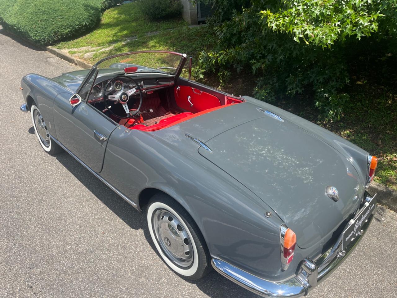 Alfa Romeo Giulia Spider Italiana Hard Top