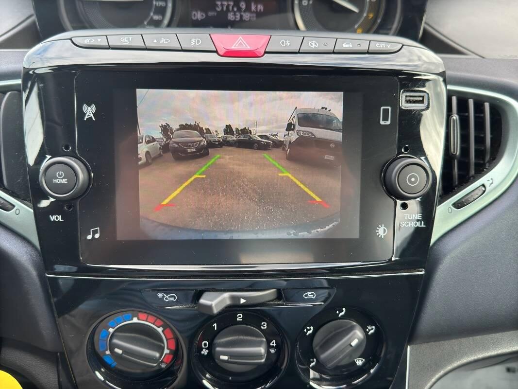 Lancia Ypsilon III 1.0 firefly hybrid 70cv CarPlay