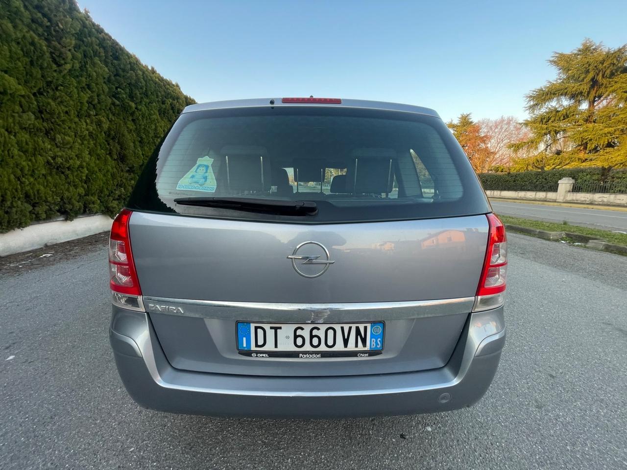 Opel Zafira 1.8 16V VVT Club