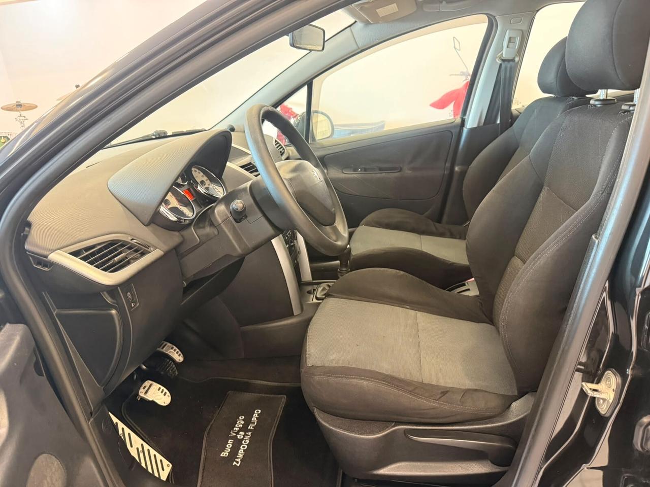 Peugeot 207 1.6 HDi 90CV 5p. XS