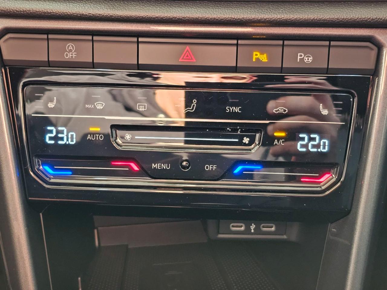 Volkswagen T-Roc Style C.17" Tetto Apribile Led Navi PDC Camera TDI