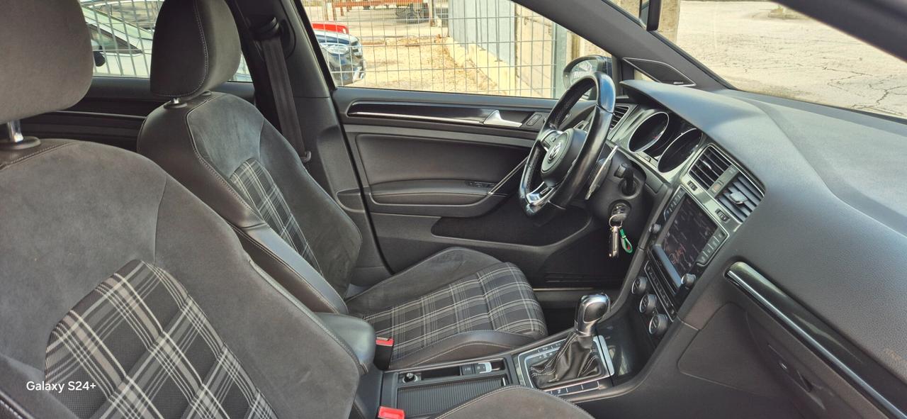 Volkswagen Golf GTD 2.0 TDI DSG 184CV