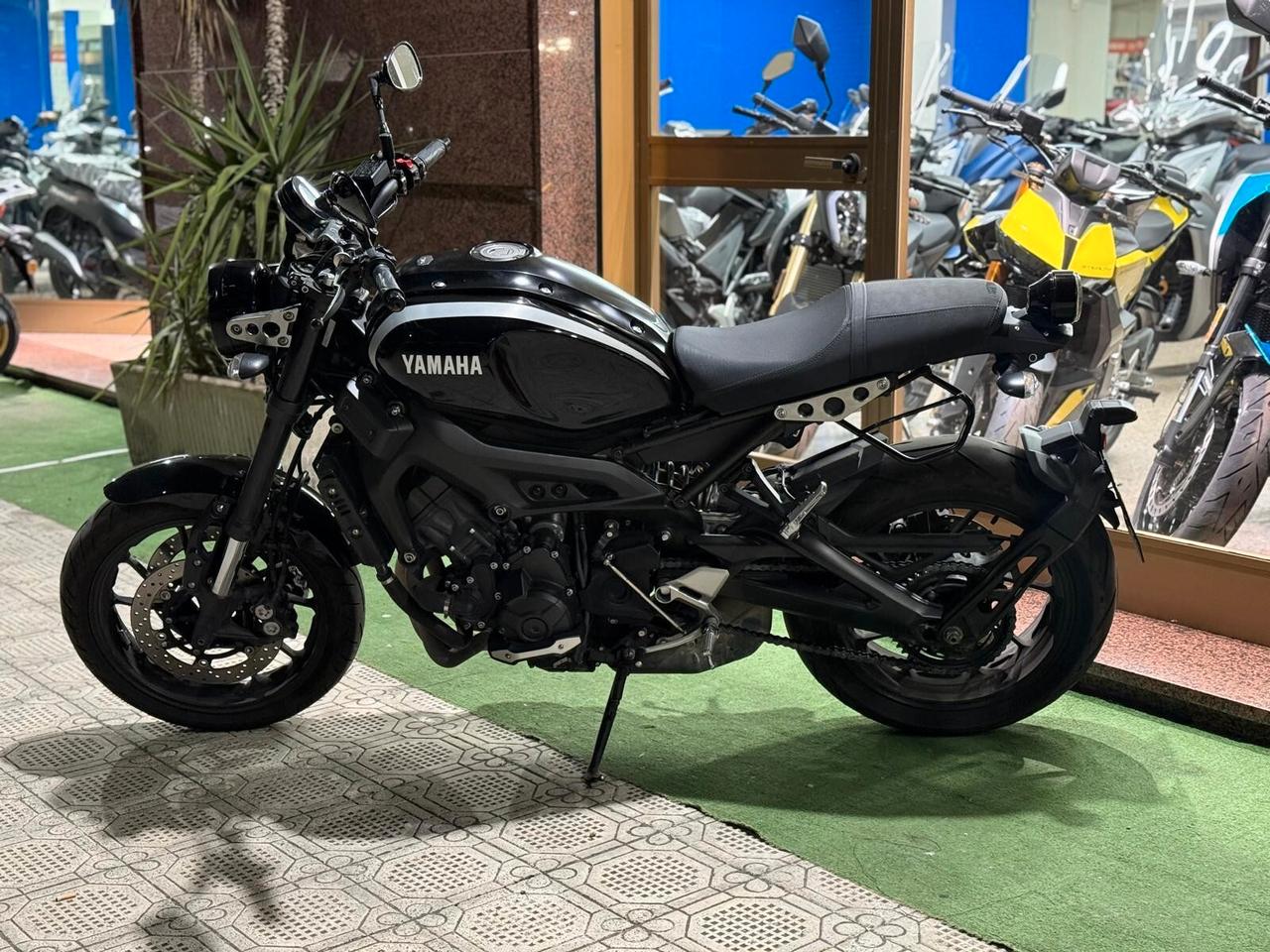 Yamaha XSR 900 tua a soli 82 euro al mese !
