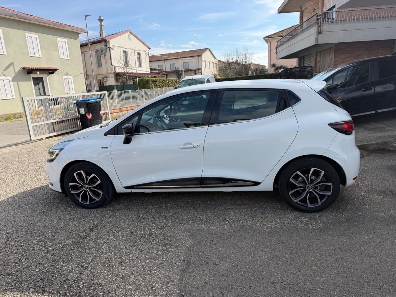 Renault Clio dCi 8V 75 CV Start&Stop 5 porte Energy Duel