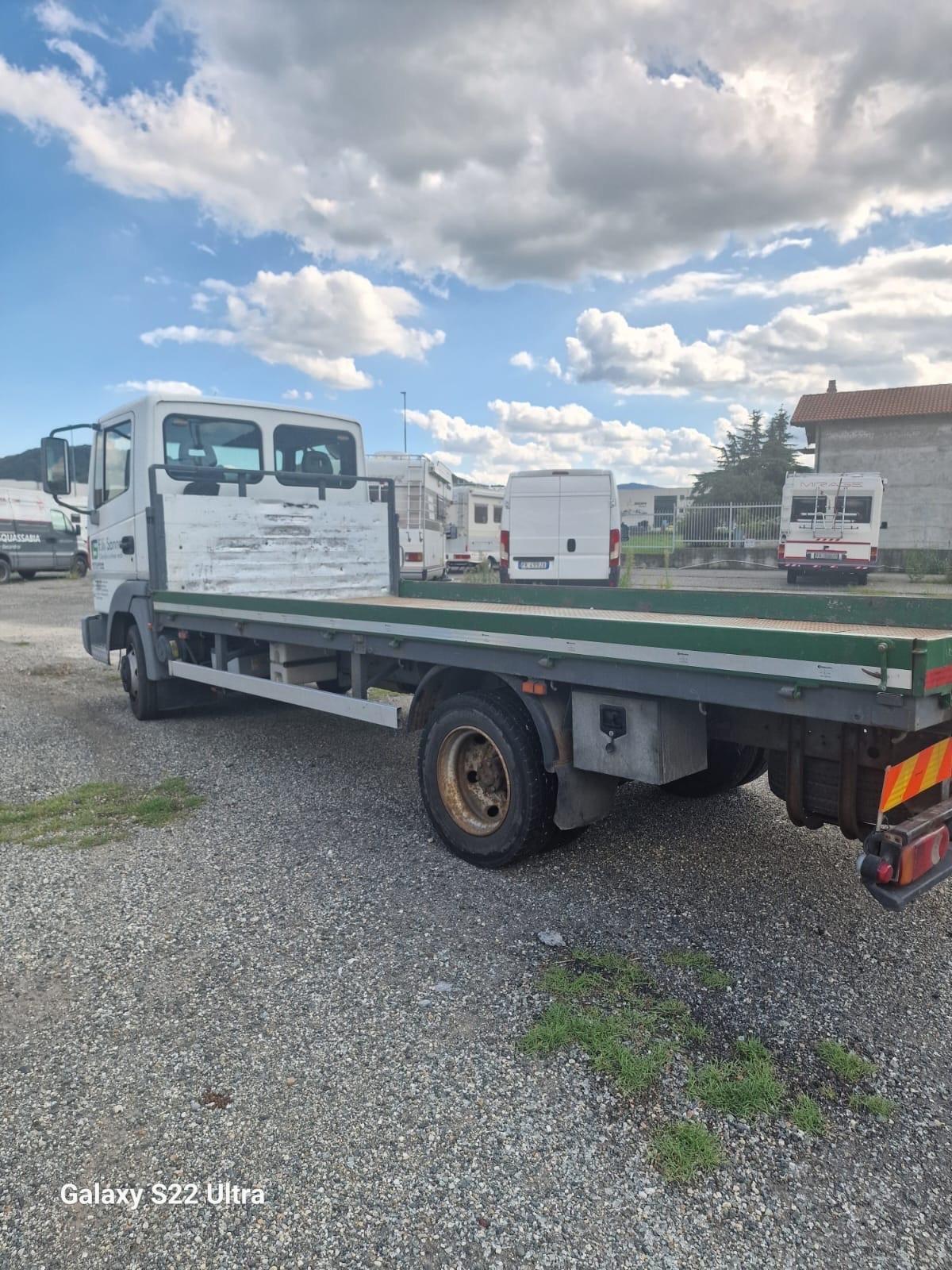 Nissan atleon Pat.c del 2002 in saldo 501