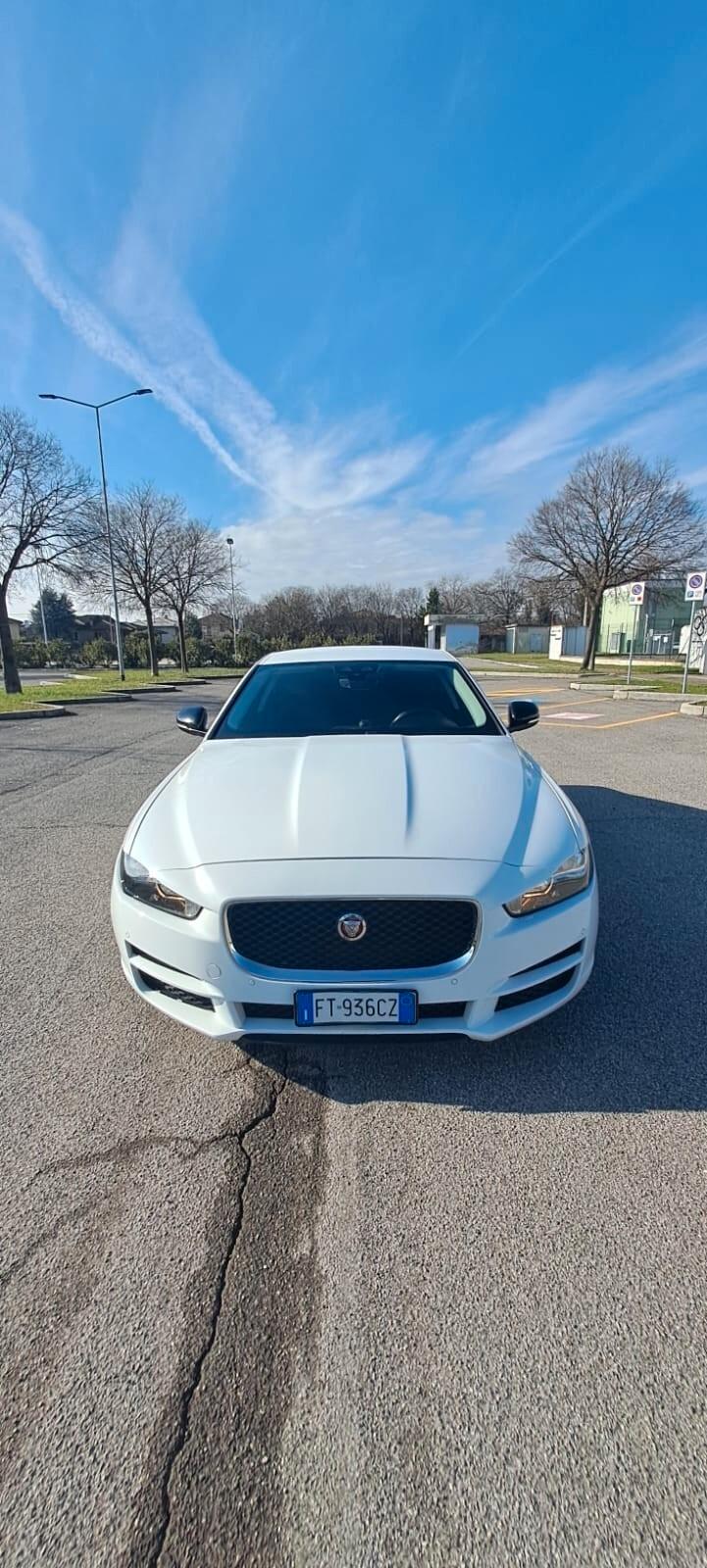 Jaguar XE 2.0 D 180 CV aut. Prestige Business Edition