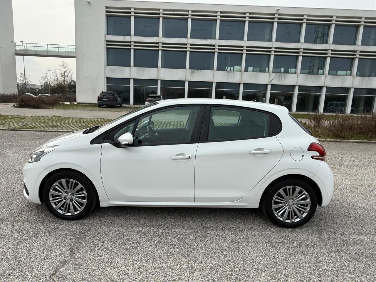 Peugeot 208 BlueHDi 75 5 porte Allure