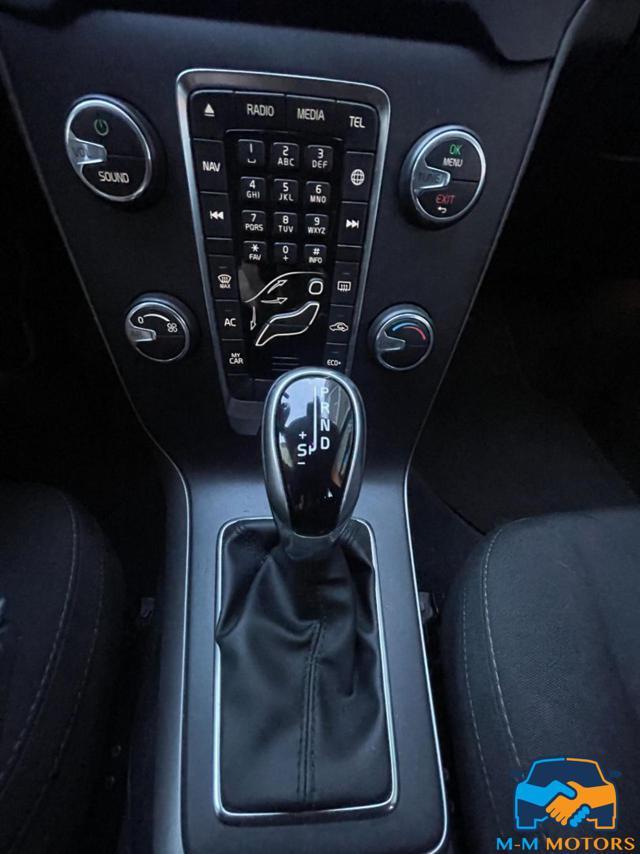 VOLVO V40 Kinetic con 12 mesi garanzia