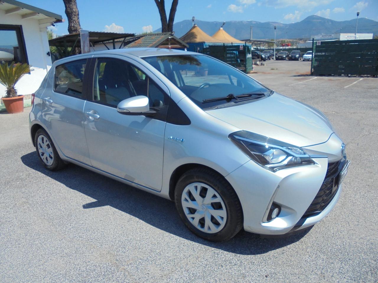 Toyota Yaris 1.5 Hybrid 5 porte Business