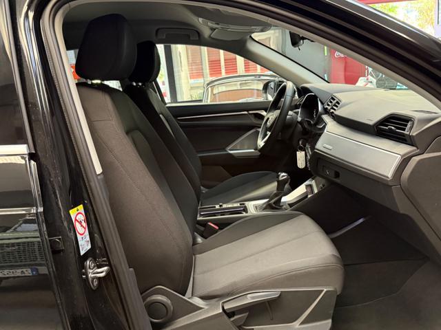 AUDI Q3 35 TDI S tronic Identity Black