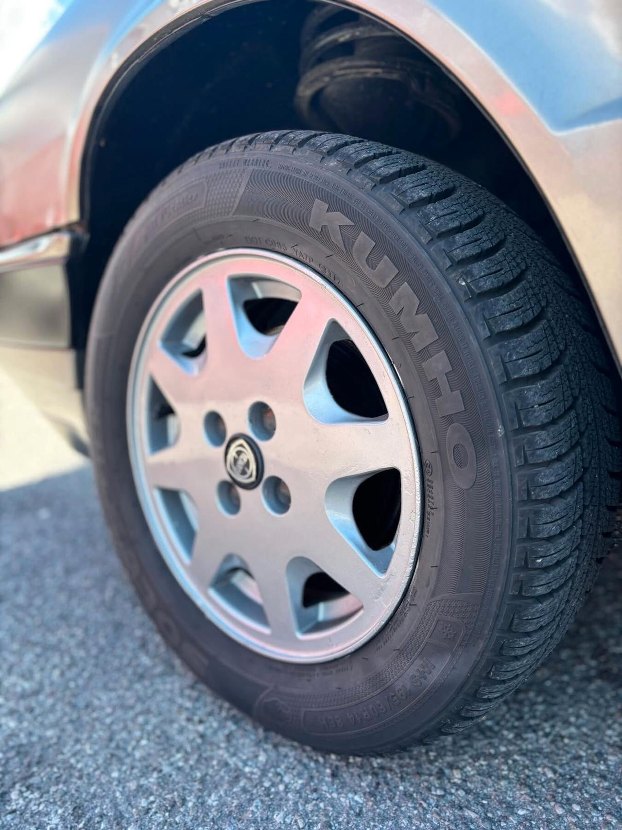 Lancia Thema 2.0 i.e.