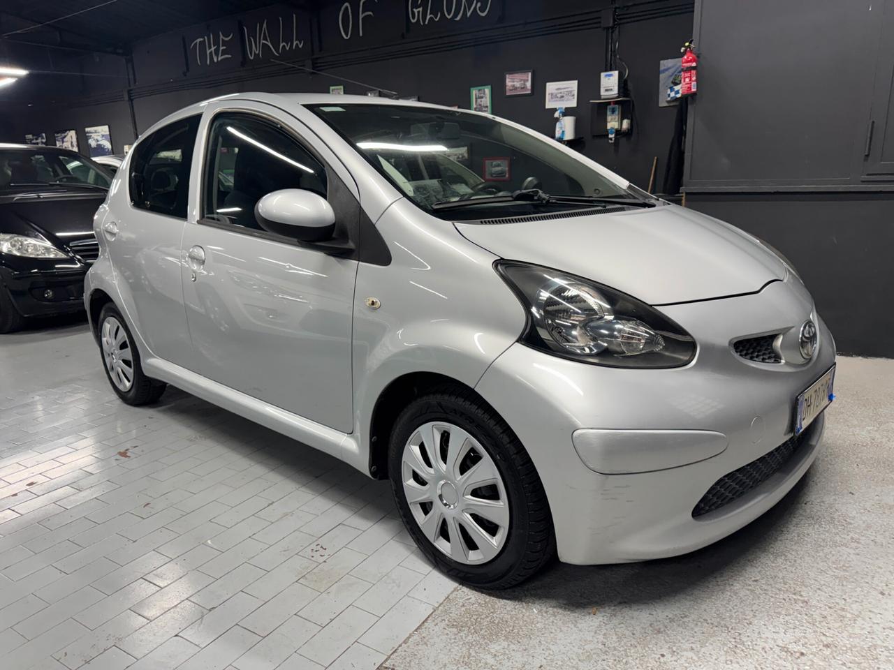 Toyota Aygo 1.0 12V VVT-i 5 porte Sol Neopatentati
