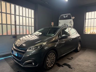 Peugeot 208 PureTech 82 5p. GPL Allure