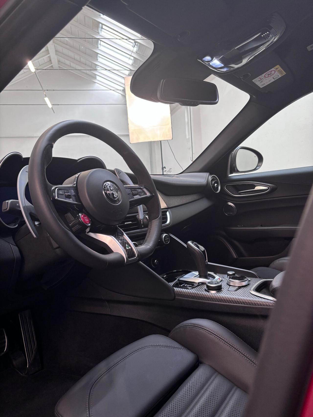 Alfa Romeo Giulia 2.9 V6 Bi-Turbo AT8 Quadrifoglio