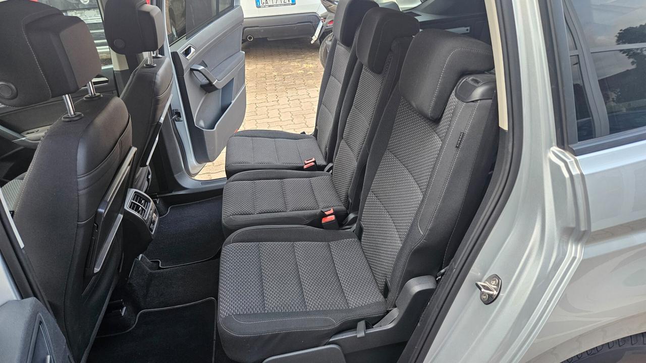 Volkswagen Touran 2.0 tdi 115cv dsg 7 POSTI-ACC-NAVY-CARPLAY