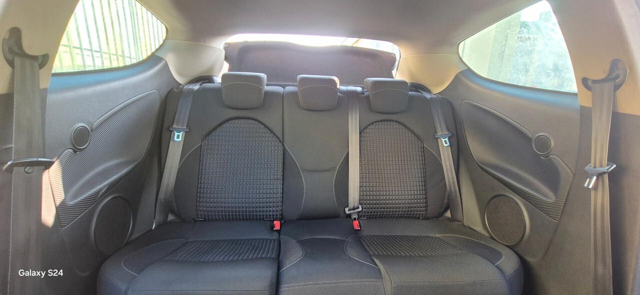 ALFA ROMEO MiTo 1.4 105 CV M.air SeS Distinctive