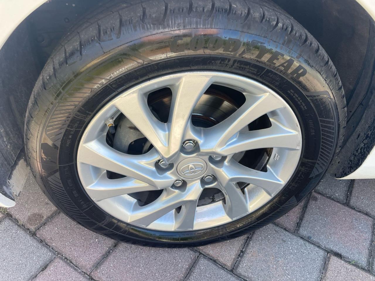 Toyota Auris prius 1.8 Hybrid executive automatica