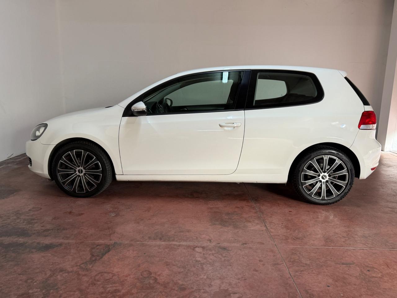 Volkswagen Golf 1.6 TDI DPF DSG 3p. Highline
