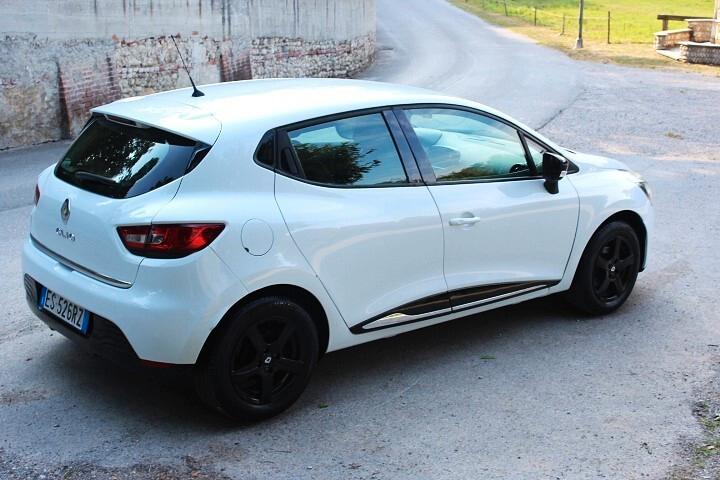 Renault Clio 1.2 75CV GPL 5 porte Live ESTETICA ESEMPLARE COLLAUDO FINO AL 2033 CLIMA NAVI CERCHI LEGA