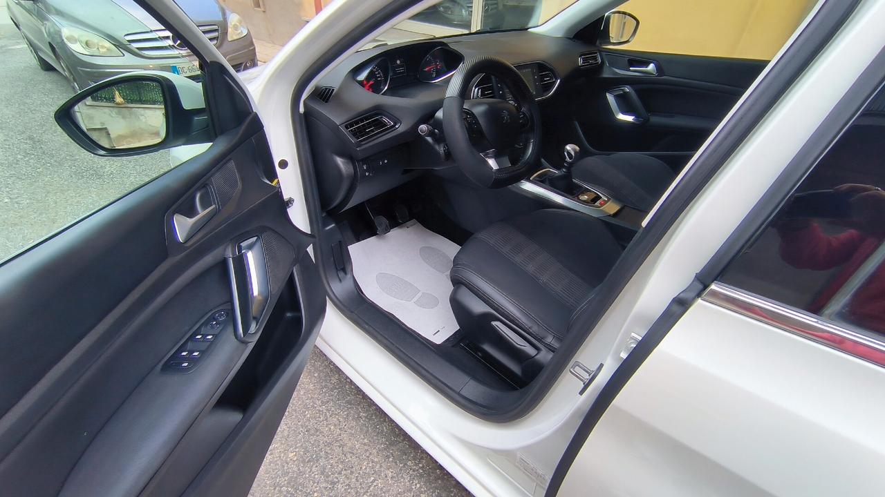 Peugeot 308 BlueHDi 130 S&S SW Allure
