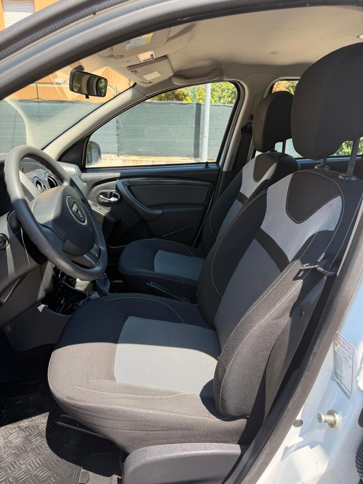 Dacia Duster 1.5 dci - NEOP. - NAV. - 12 MESI DI GARANZIA -